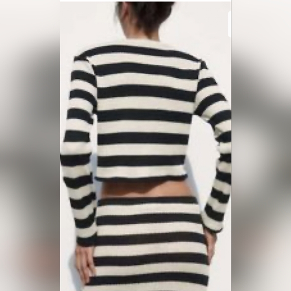 Zara Black and White Striped Crop Top - Picture 2 of 3